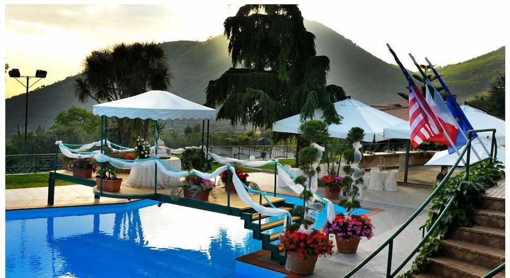 Hotel Diecimare Cava deʼ Tirreni Εξωτερικό φωτογραφία