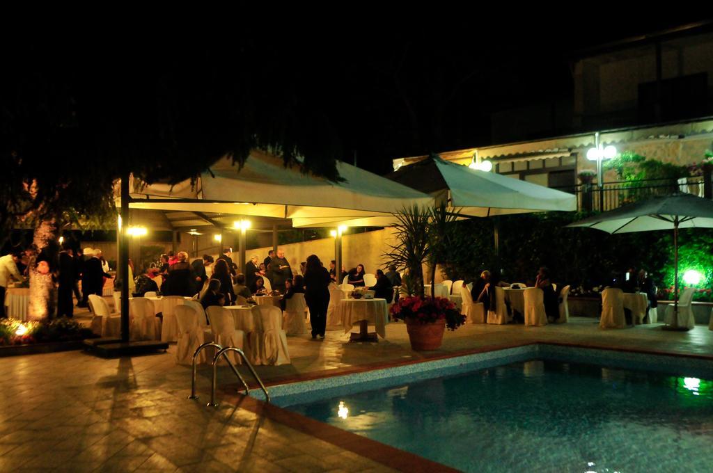 Hotel Diecimare Cava deʼ Tirreni Εξωτερικό φωτογραφία