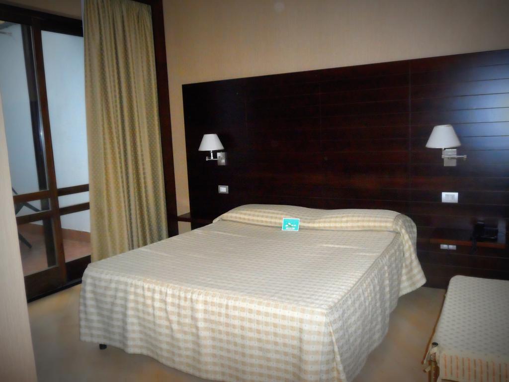 Hotel Diecimare Cava deʼ Tirreni Εξωτερικό φωτογραφία