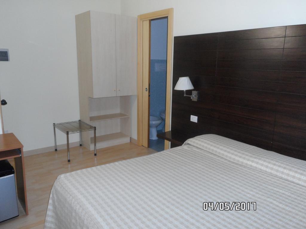 Hotel Diecimare Cava deʼ Tirreni Εξωτερικό φωτογραφία