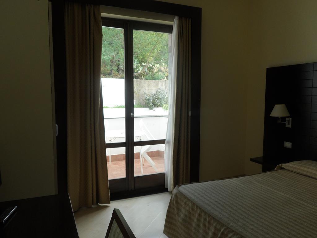 Hotel Diecimare Cava deʼ Tirreni Εξωτερικό φωτογραφία
