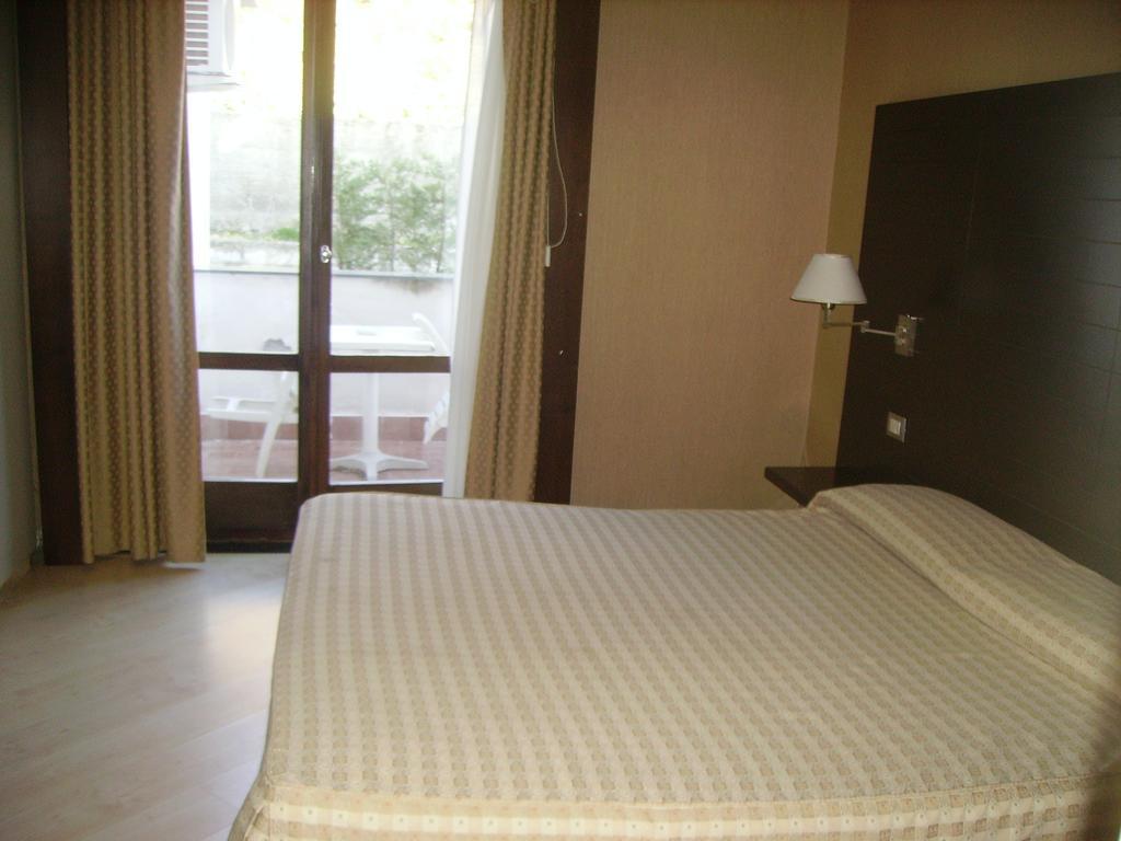 Hotel Diecimare Cava deʼ Tirreni Εξωτερικό φωτογραφία