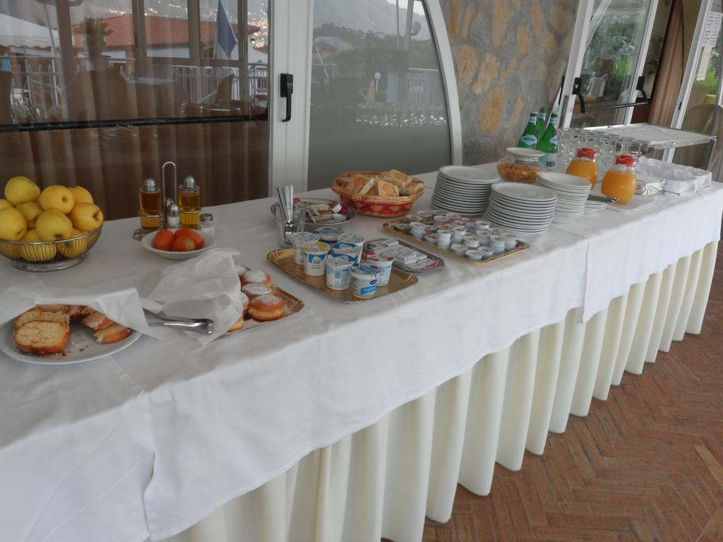 Hotel Diecimare Cava deʼ Tirreni Εξωτερικό φωτογραφία