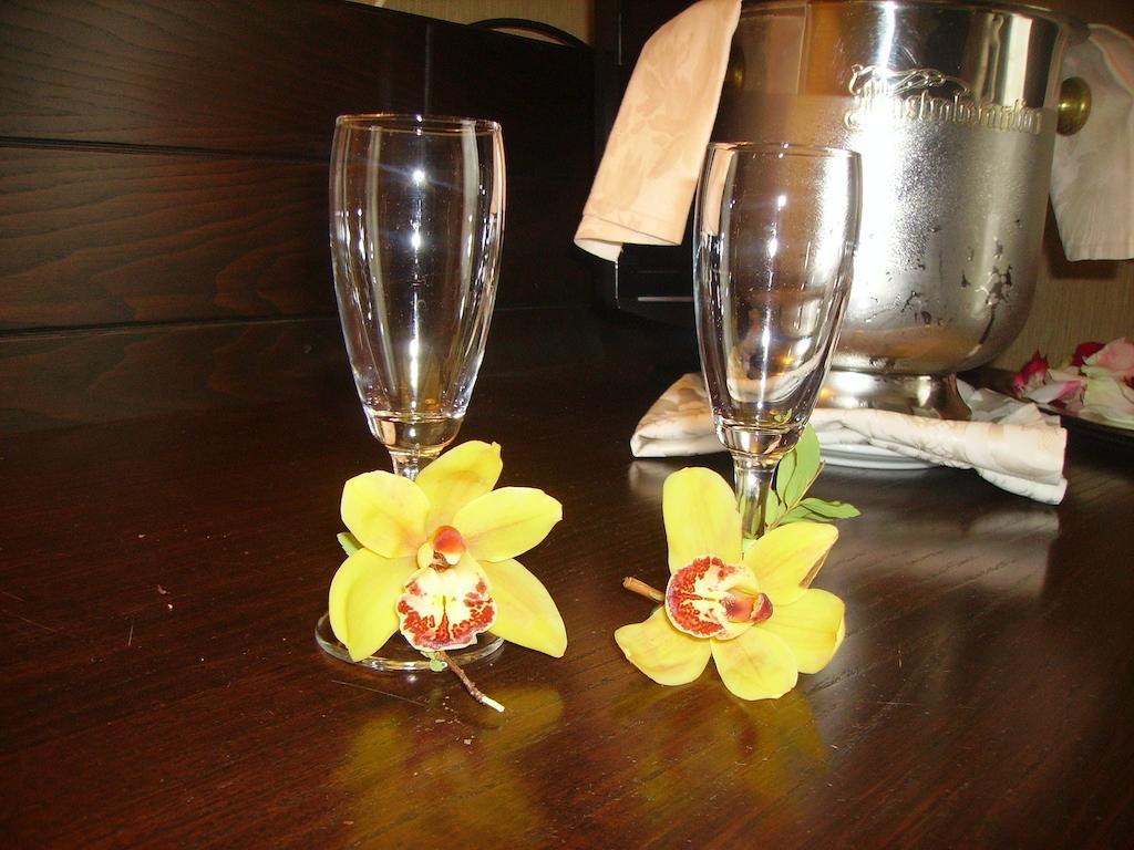 Hotel Diecimare Cava deʼ Tirreni Εξωτερικό φωτογραφία